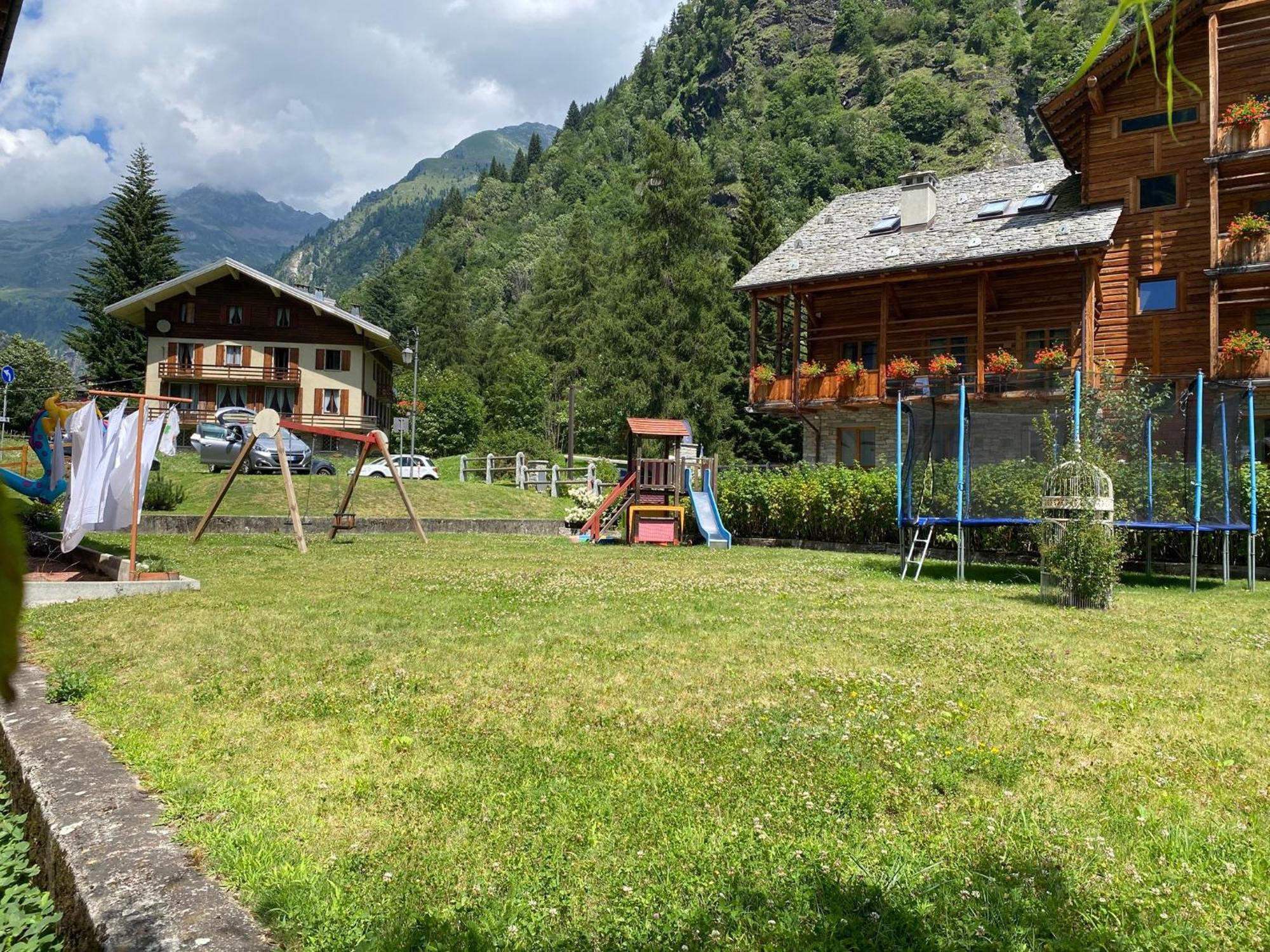 L'Aria Di Casa Panzió Alagna Valsesia Kültér fotó