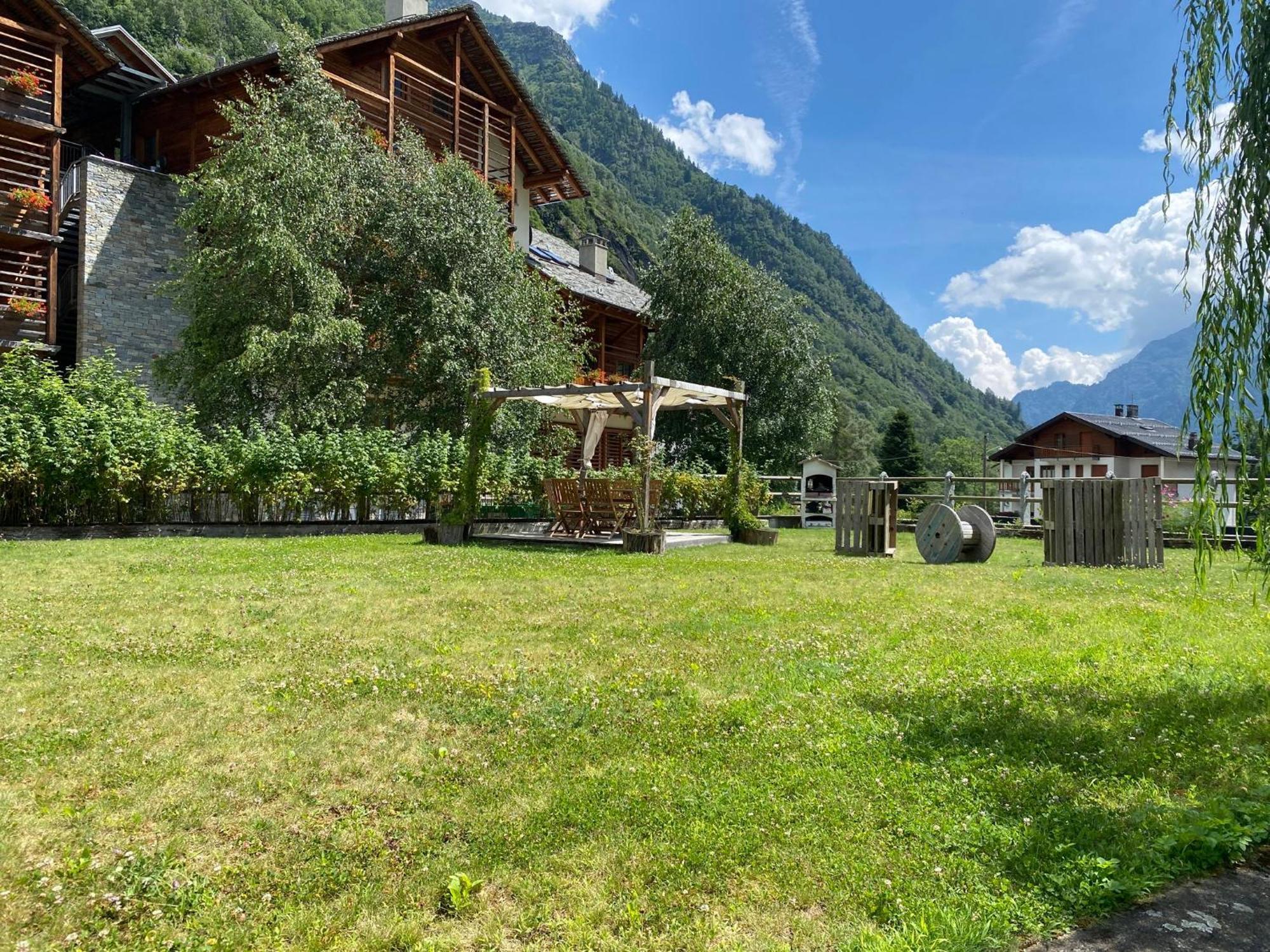 L'Aria Di Casa Panzió Alagna Valsesia Kültér fotó