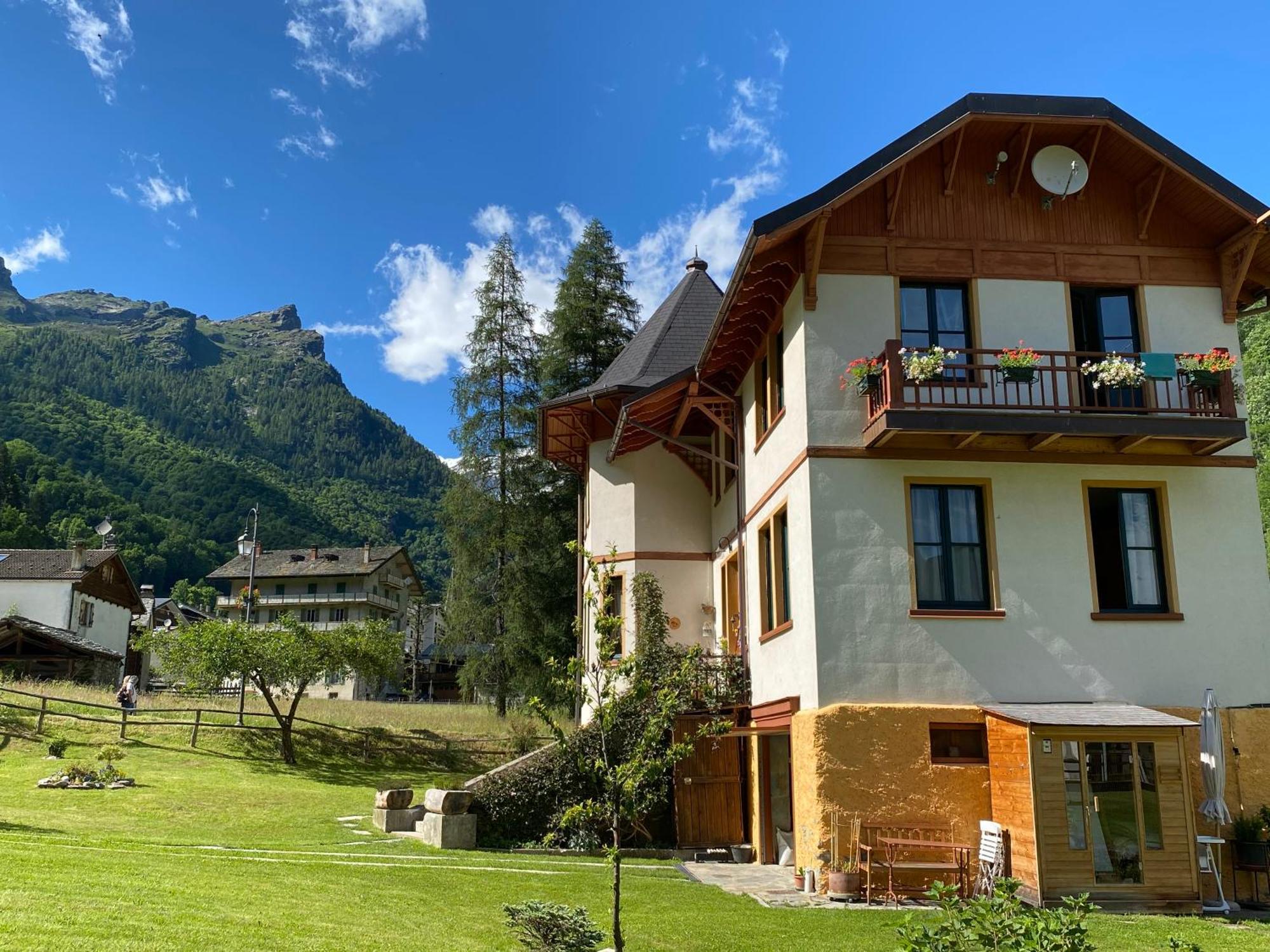 L'Aria Di Casa Panzió Alagna Valsesia Kültér fotó