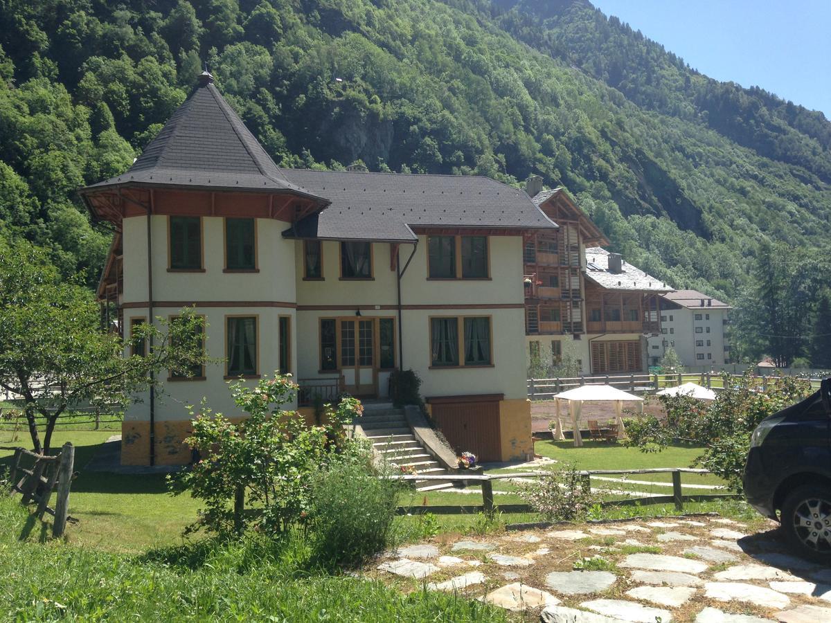 L'Aria Di Casa Panzió Alagna Valsesia Kültér fotó